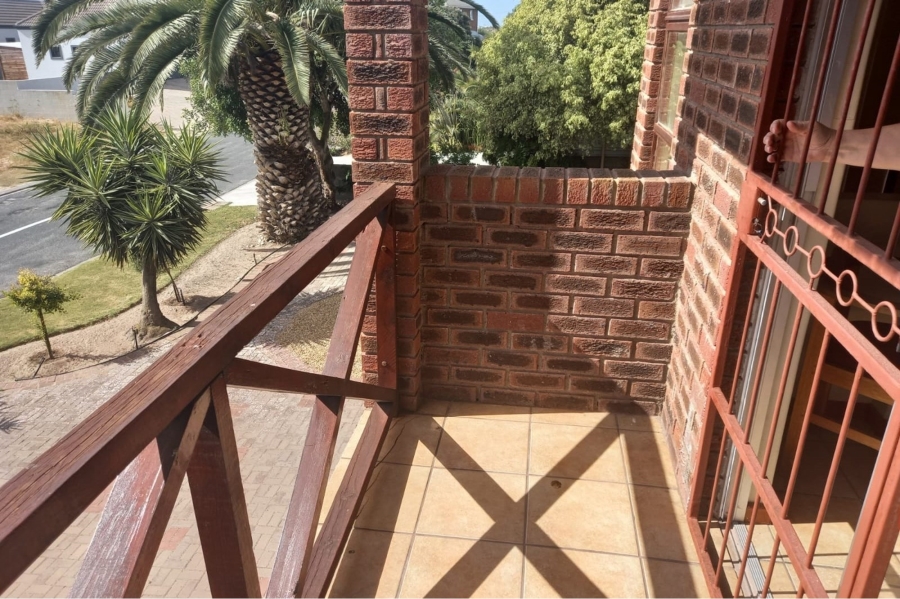 To Let 1 Bedroom Property for Rent in Middedorp Western Cape